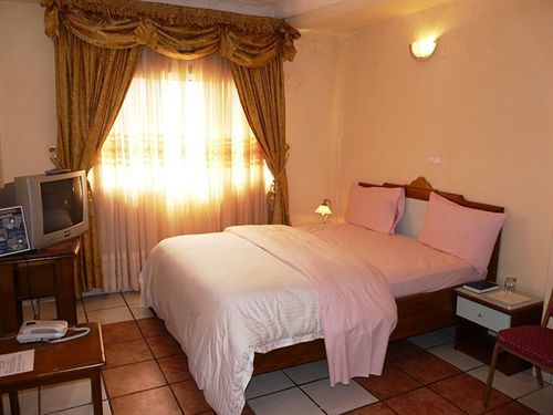 במנדה Azam Hotel מראה חיצוני תמונה