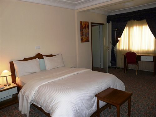 במנדה Azam Hotel מראה חיצוני תמונה