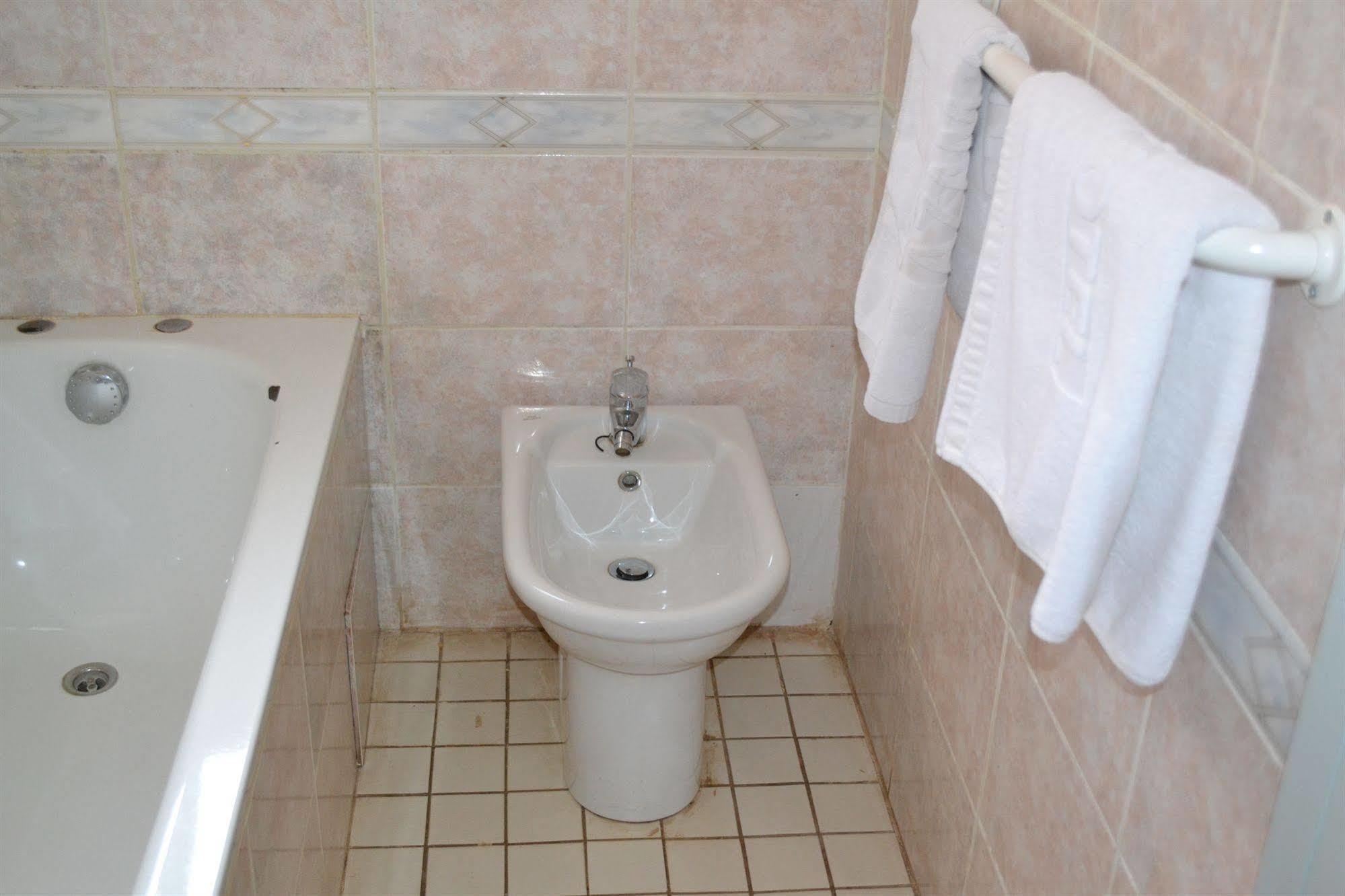 במנדה Azam Hotel מראה חיצוני תמונה
